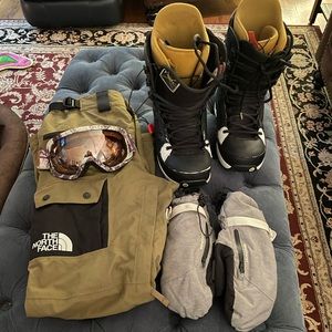 Snowboarding bundle. Pants, goggles, gloves, boots